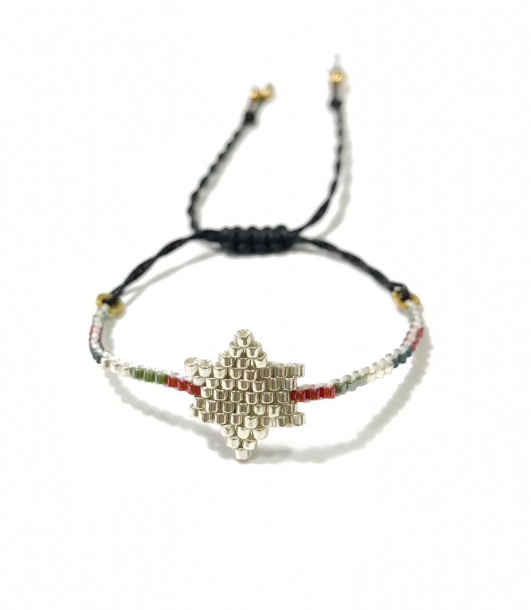 Vera Chaang Single Star Handmade  Bracelet